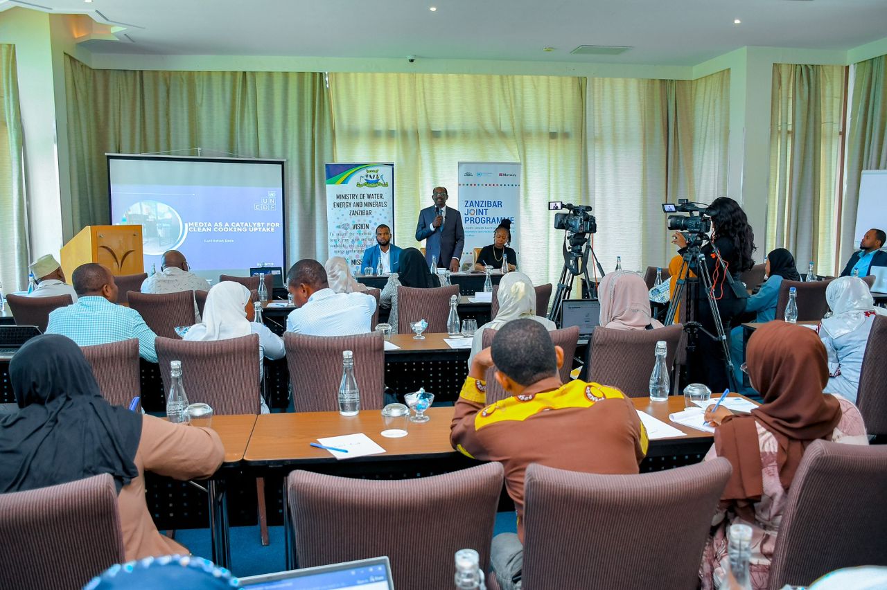 Warsha ya Uhamasishaji wa Matumizi ya Nishati safi ya kupikia kwa wanahabari  iliyofanyika Hotel Verde